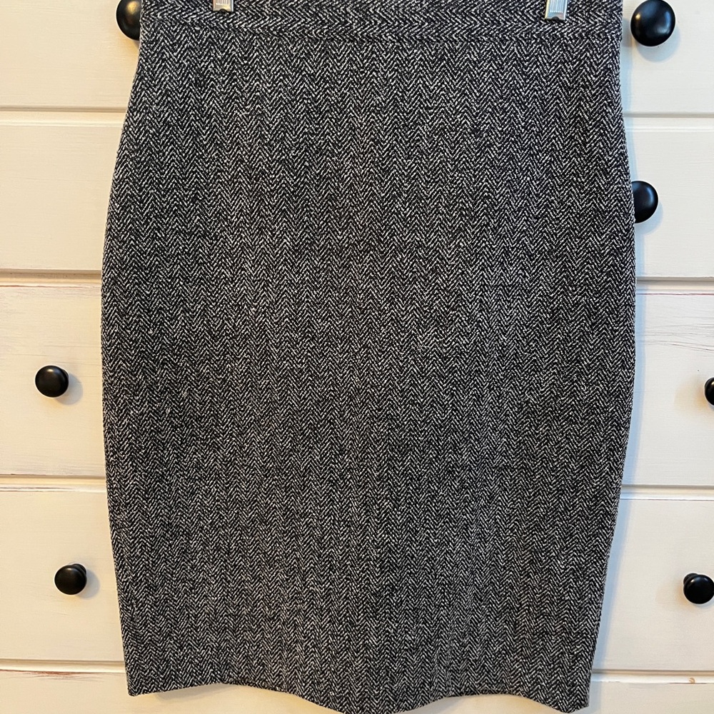 Banana Republic Black and White Pencil Skirt